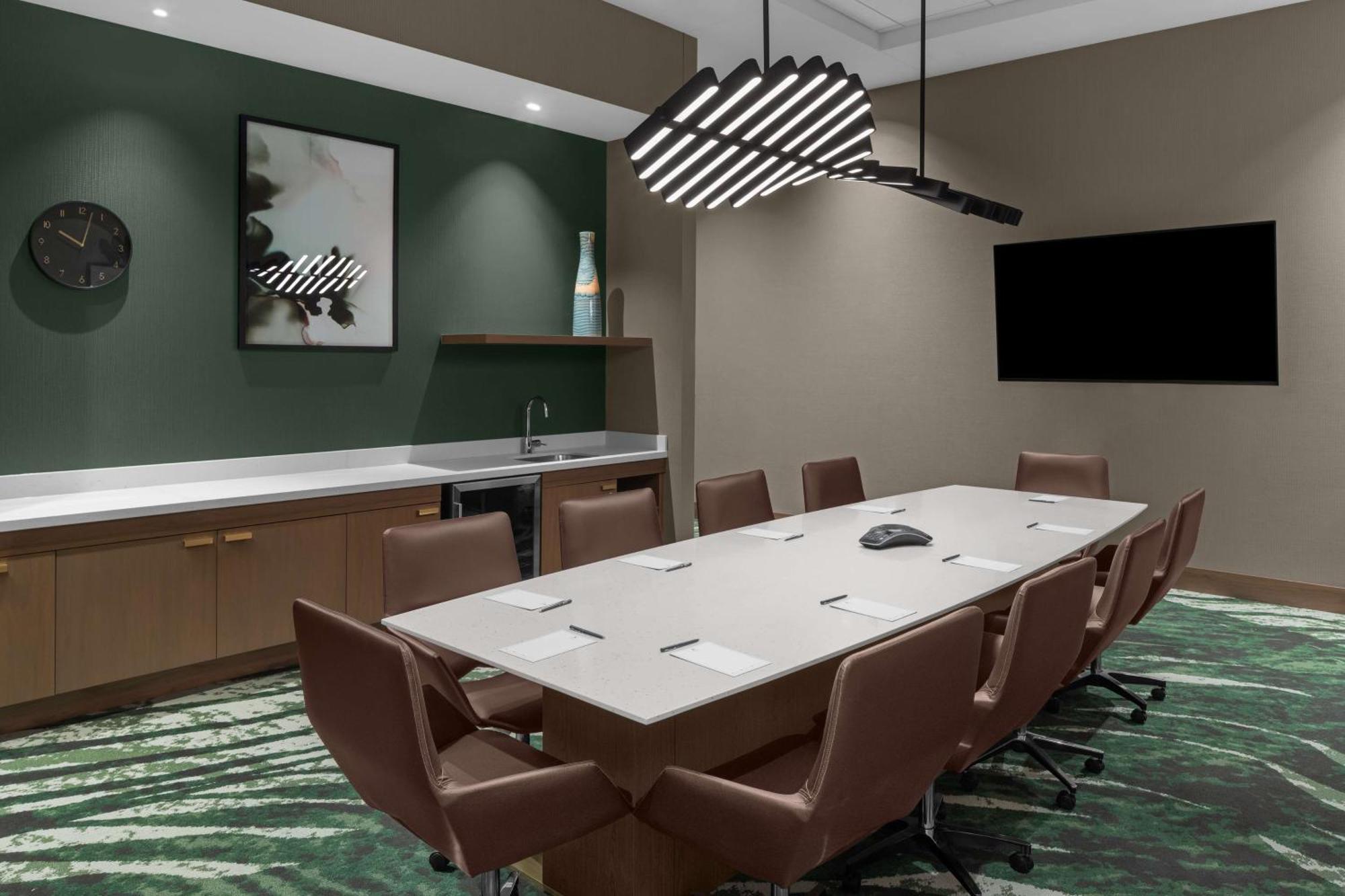 Embassy Suites By Hilton Madison Downtown Bagian luar foto