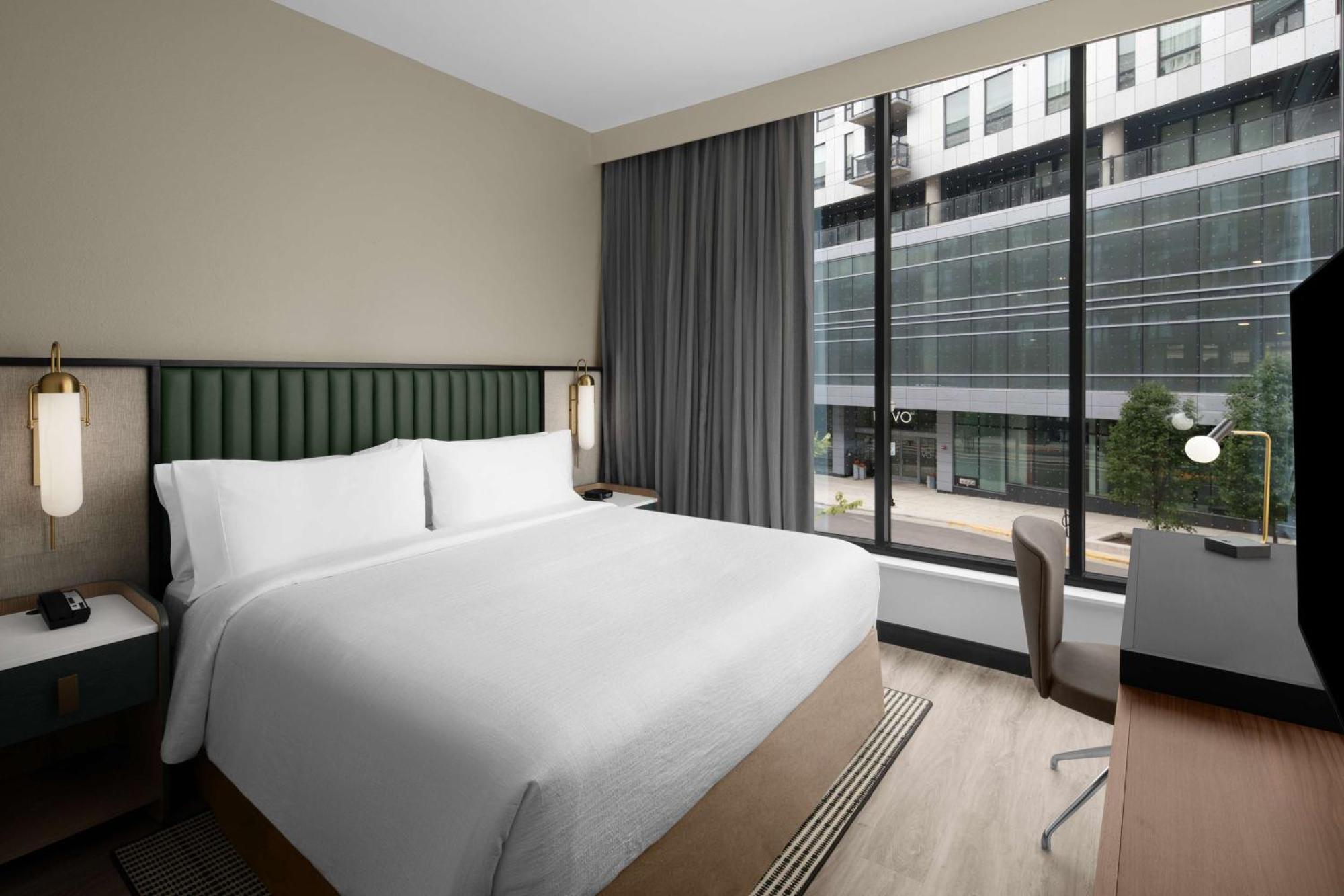 Embassy Suites By Hilton Madison Downtown Bagian luar foto